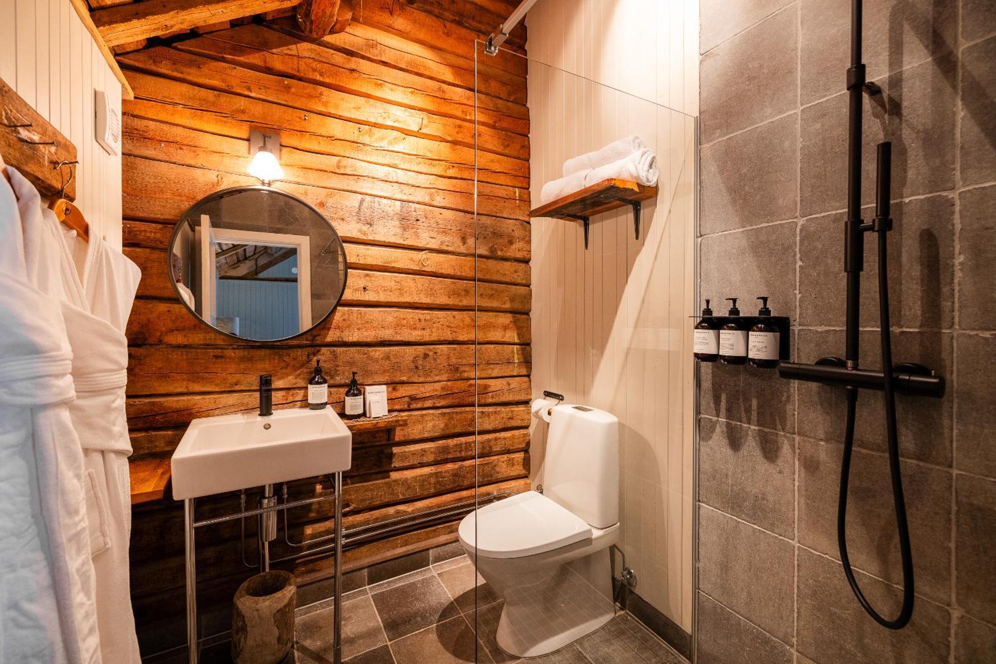 Hotel Village &